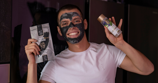 Points noirs sur le nez, le menton et le visage : Causes et solutions