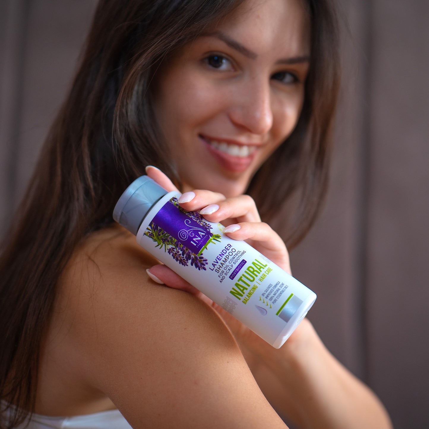 Shampooing Naturel à la Lavande pour pellicules et cuir chevelu Sensible - à l'Huile Essentielle de Lavande