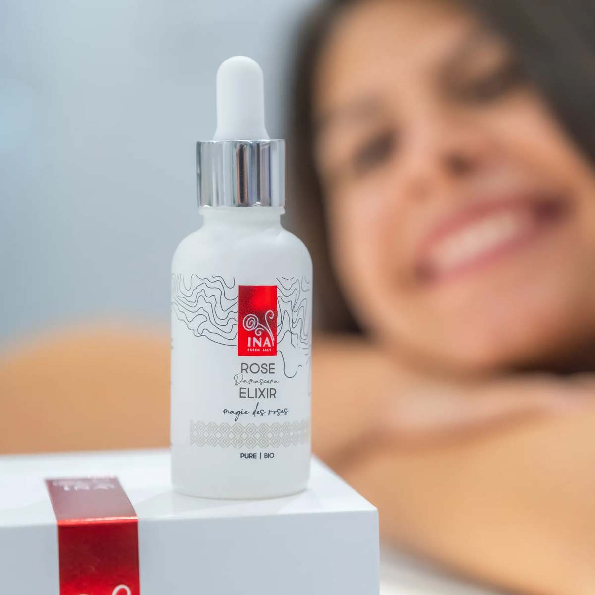 Achetez 2 Sérums Anti-Âge pour le Visage, recevez 1 Hydratant Actif Gratuit
