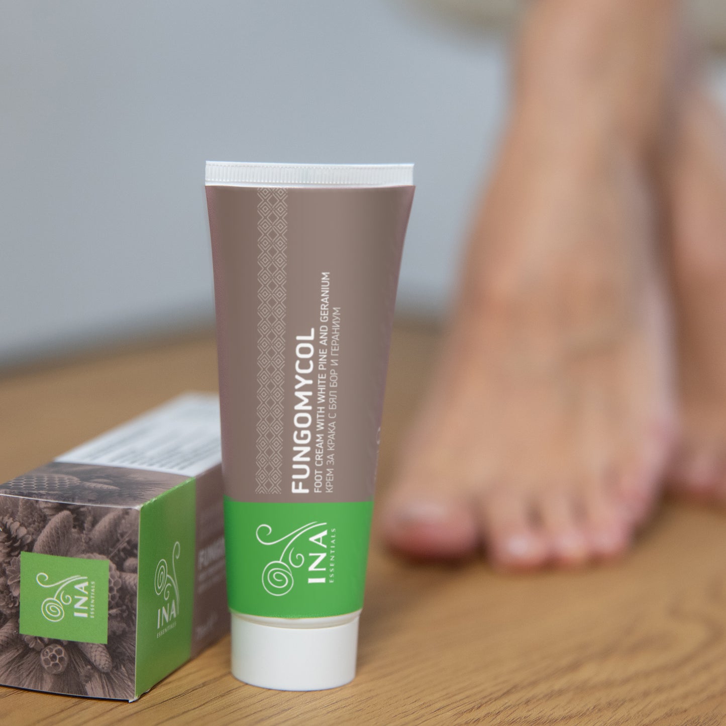 Achetez 2 Crèmes pour les Mycoses des ongles et la peau sèche et craquelée, Recevez 1 Eau de pin blanc bio gratuite