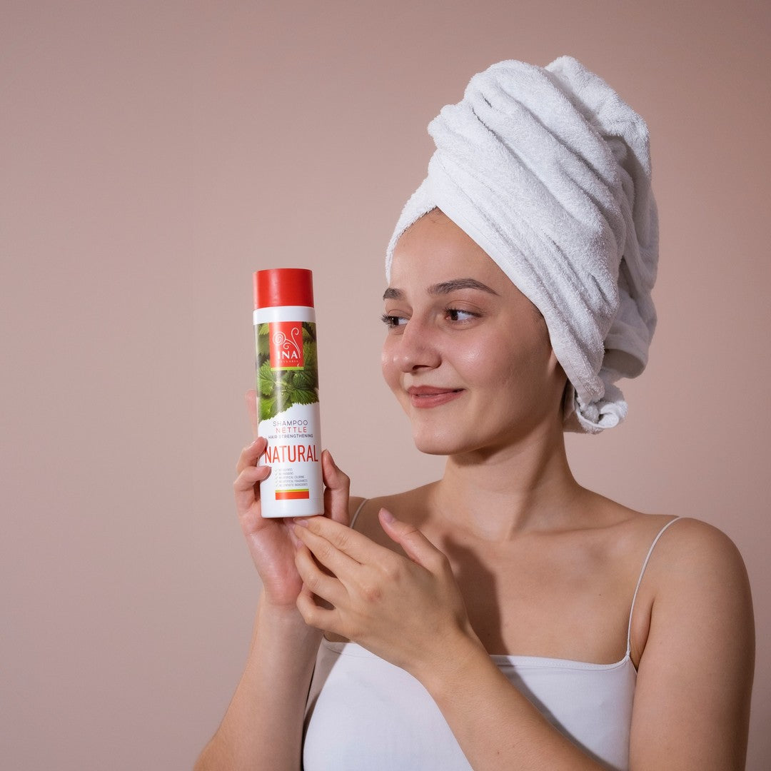 Shampooing-Naturel-à-l'Ortie-Anti-Chute-des-Cheveux