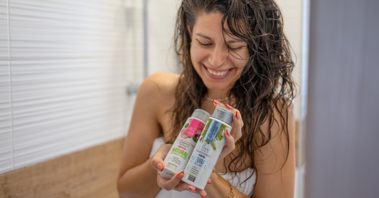 Shampoing Naturel à la Rose pour Cheveux Secs et Abîmés d'InaEssentials