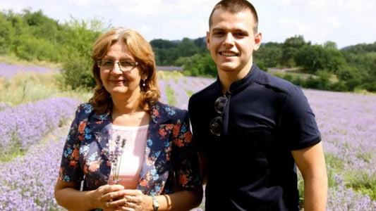Comment une famille a créé une solution naturelle contre l’acné grâce à ces herbes magiques