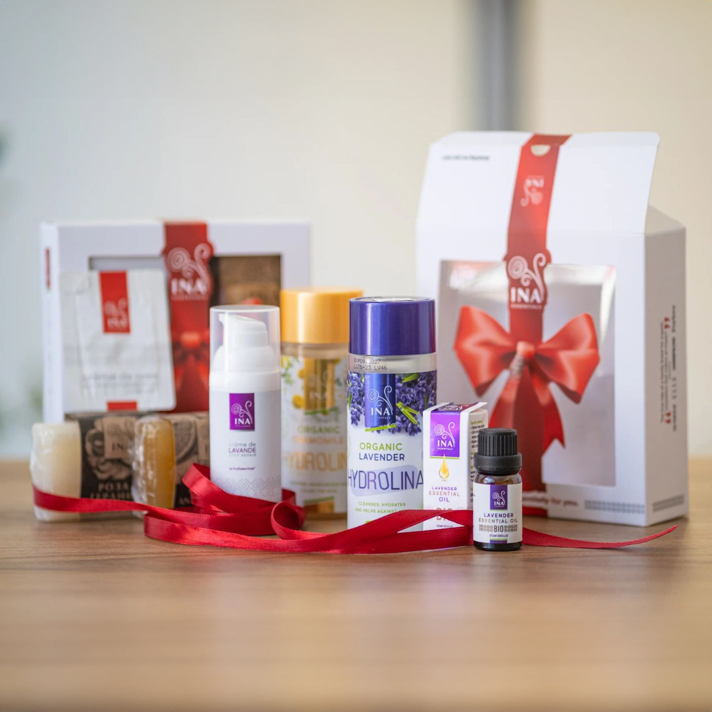 Coffret Cadeau InaEssentials (17,8 cm × 14,7 cm × 5 cm)