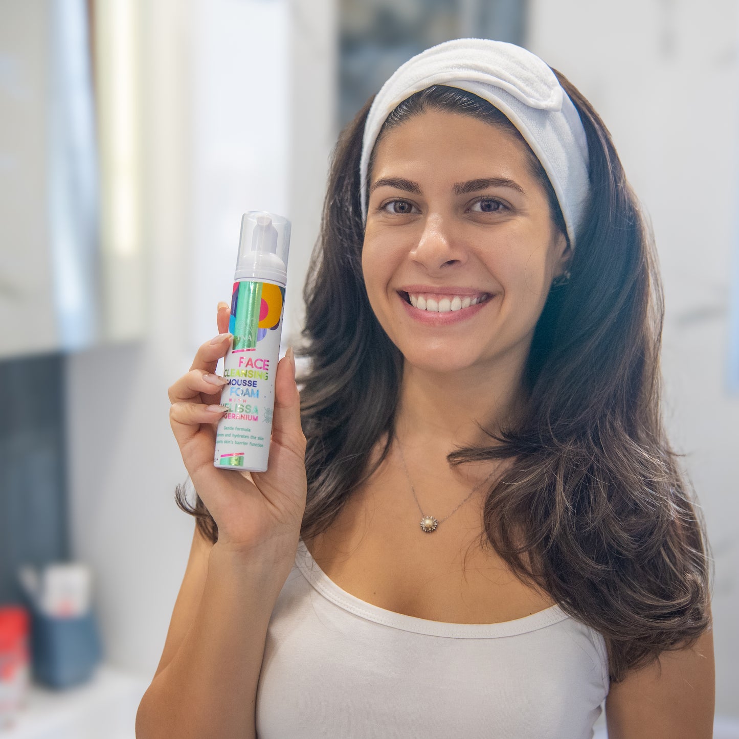 Mousse Nettoyante Naturelle pour le Visage à la Mélisse et au Géranium - pour tous types de peau