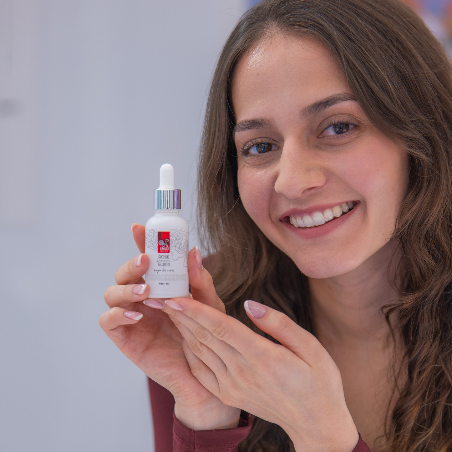 Achetez 1 Crème de Jour Hydratante et 1 Sérum Anti-Âge, Recevez 1 Crème Contour des Yeux Gratuite